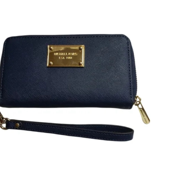MICHAEL KORS JET SET TRAVEL NAVY BLUE WALLET WRISTLET ZIP AROUND - Picture 1 of 9